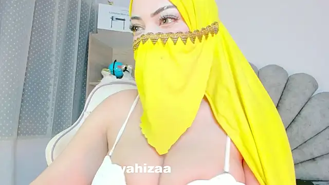 Snapshot of Amaltea chatting on November 13, 2025, 9:14 pm Amaltea online show from November 13, 2025, 9:14 pm