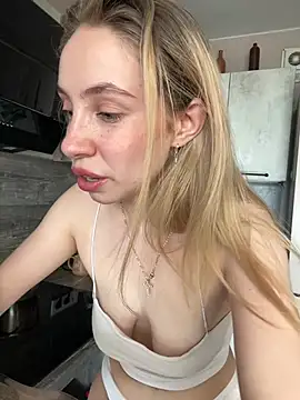 Kitty Katrine online show from April 16, 2026, 12:06 pm