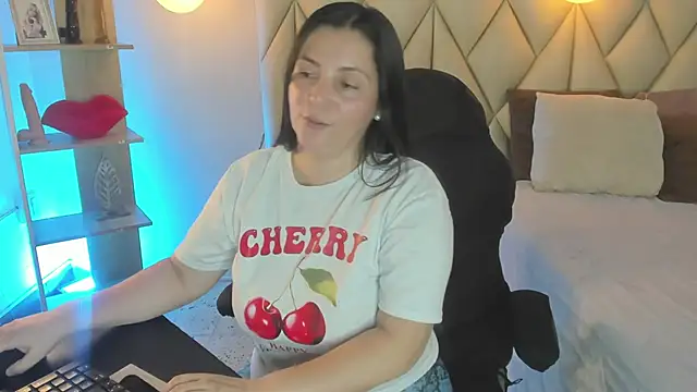 angelswets online show from May 19, 2026, 2:01 pm