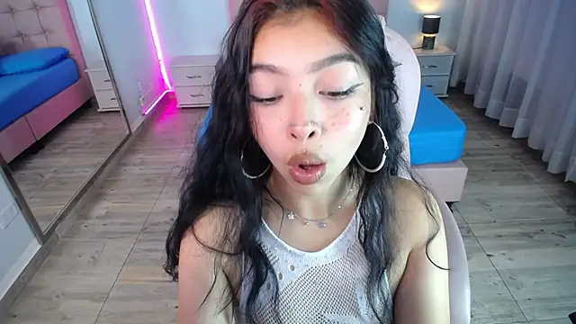 Snapshot of pettit_courtny chatting on January 3, 2025, 3:16 am pettit courtny online show from January 3, 2025, 3:16 am