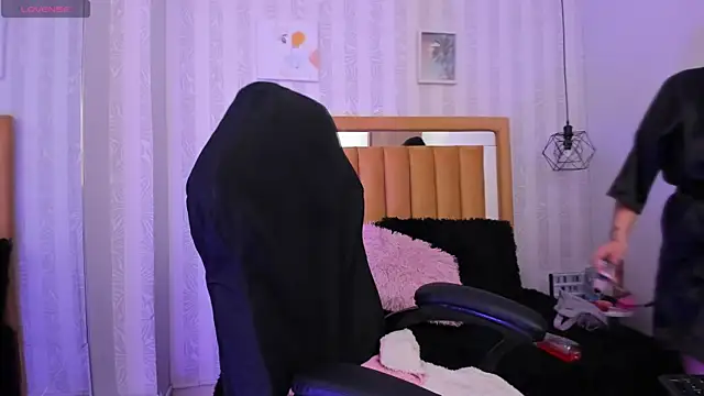 Snapshot of pettit_courtny chatting on October 10, 2025, 9:03 pm pettit courtny online show from October 10, 2025, 9:03 pm