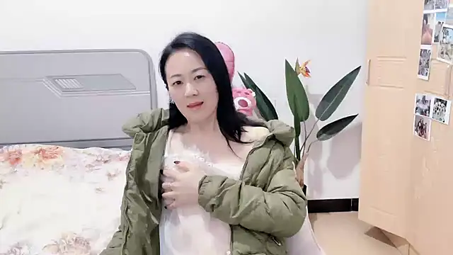 fanfan-FF online show from March 15, 2025, 4:24 am