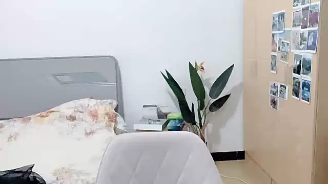 fanfan-FF online show from March 20, 2025, 12:11 pm