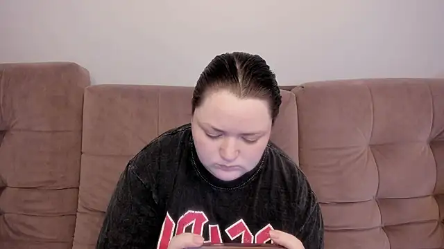 Snapshot of Alex_m chatting on June 21, 2026, 7:33 am Alex m online show from June 21, 2026, 7:33 am