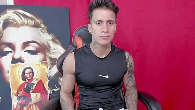 pettergrey1 online show from March 18, 2025, 10:48 pm