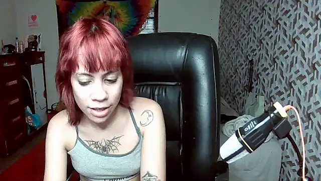 Snapshot of Liv_Alt chatting on February 17, 2026, 9:43 pm Liv Alt online show from February 17, 2026, 9:43 pm