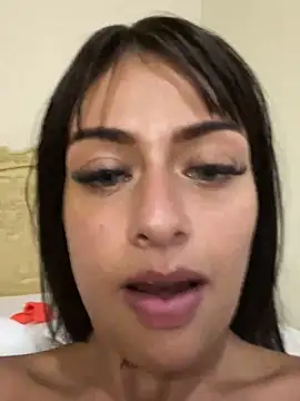 ZairaSofia1 online show from January 28, 2025, 10:45 pm