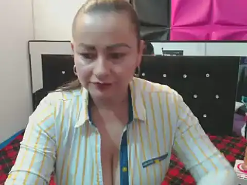 Snapshot of ScarletGlow1 chatting on January 20, 2025, 3:18 pm ScarletGlow1 online show from January 20, 2025, 3:18 pm