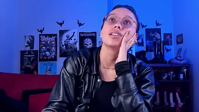 lilith-deveraux online show from April 2, 2026, 3:42 pm