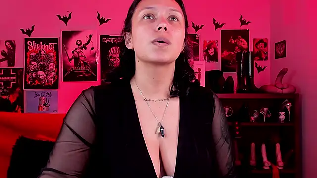 lilith-deveraux online show from April 15, 2026, 1:56 am