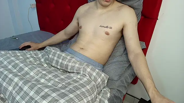 NicoDavisHere online show from October 28, 2025, 8:44 pm