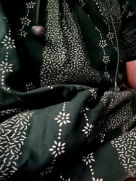 gunjan22 online show from November 1, 2025, 9:11 am