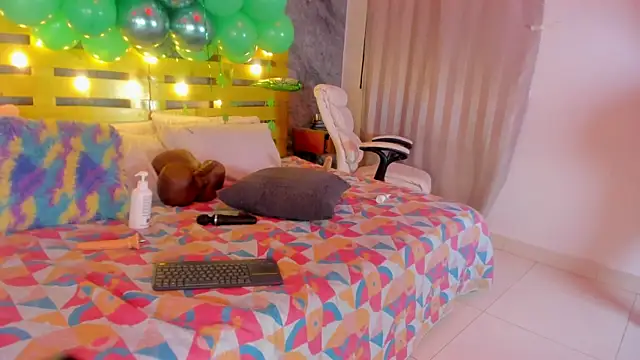 Snapshot of Rubi_Love_ chatting on March 21, 2025, 6:16 am Rubi Love online show from March 21, 2025, 6:16 am