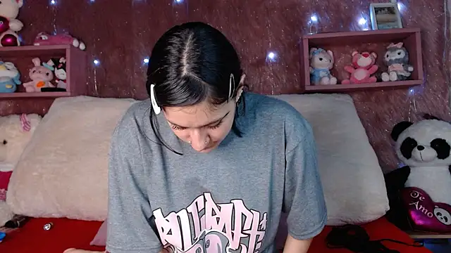 Snapshot of Nina_Ethan chatting on December 8, 2024, 12:30 pm Nina Ethan online show from December 8, 2024, 12:30 pm