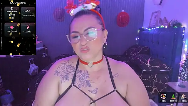 Snapshot of Ivonnee__ chatting on December 18, 2024, 7:15 am Ivonnee   online show from December 18, 2024, 7:15 am