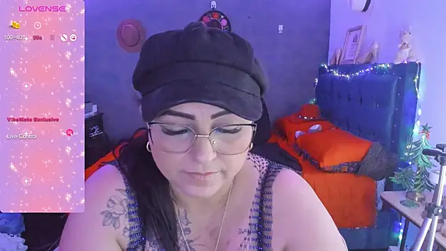 Snapshot of Ivonnee__ chatting on December 29, 2024, 10:34 am Ivonnee   online show from December 29, 2024, 10:34 am