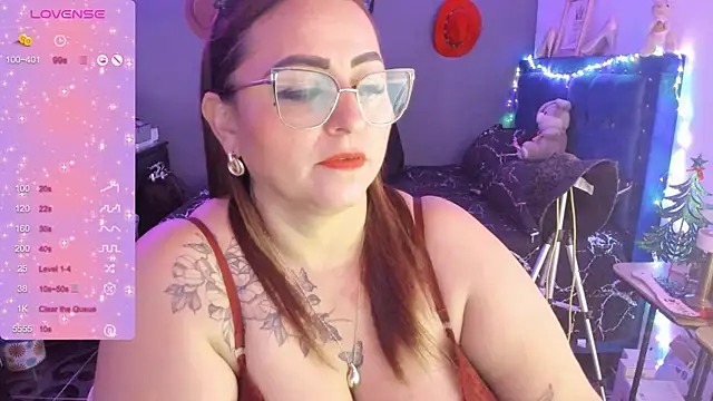 Snapshot of Ivonnee__ chatting on December 30, 2024, 7:48 am Ivonnee   online show from December 30, 2024, 7:48 am