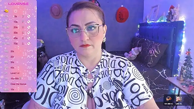 Snapshot of Ivonnee__ chatting on January 5, 2025, 3:00 am Ivonnee   online show from January 5, 2025, 3:00 am