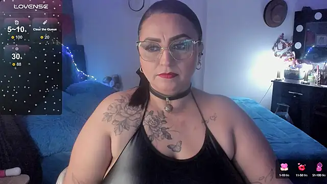 Snapshot of Ivonnee__ chatting on February 4, 2025, 1:23 am Ivonnee   online show from February 4, 2025, 1:23 am