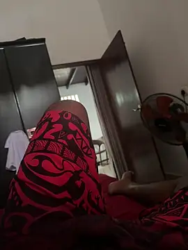 Dreamistofly online show from April 9, 2026, 3:28 am