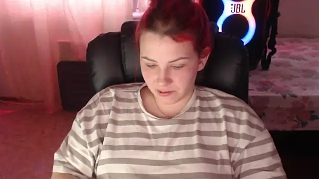 Snapshot of Lollipop_for_u chatting on January 7, 2025, 4:18 am Lollipop for u online show from January 7, 2025, 4:18 am