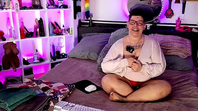 SunshineLexi online show from February 15, 2026, 8:24 am