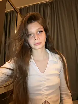 Snapshot of Effi_18 chatting on October 12, 2025, 5:45 pm Effi 18 online show from October 12, 2025, 5:45 pm