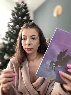 Mia Ethan online show from December 17, 2024, 7:29 am