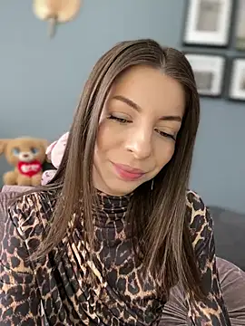 Mia Ethan online show from February 21, 2025, 7:56 am