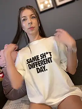 Mia Ethan online show from February 27, 2025, 12:02 pm