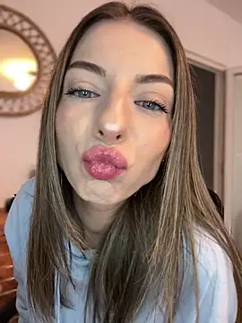 Mia Ethan online show from September 25, 2025, 10:08 am