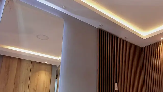 Eilin clio online show from March 13, 2025, 7:39 pm