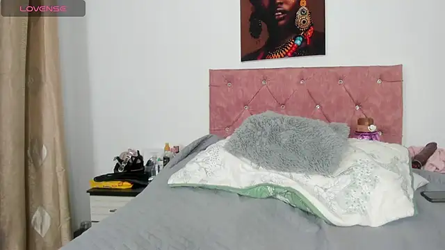 Milkdulce1 online show from January 30, 2025, 9:04 am