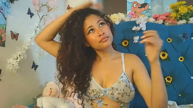 Milkdulce1 online show from May 28, 2026, 1:30 pm