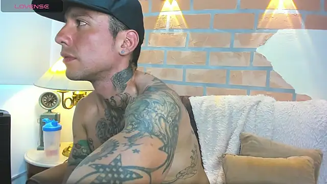 Dylanstonne online show from March 7, 2025, 8:55 pm