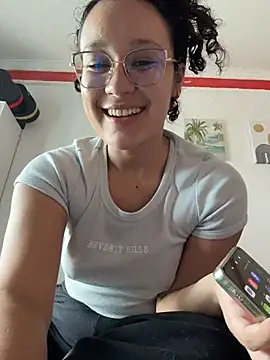 Snapshot of chunn_liioo chatting on July 14, 2026, 6:13 pm chunn liioo online show from July 14, 2026, 6:13 pm