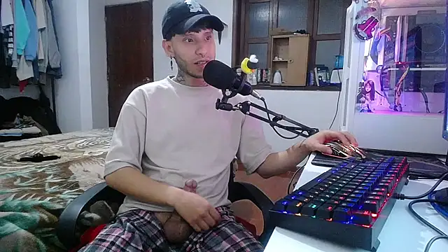 Snapshot of esjrobles chatting on December 28, 2024, 8:37 am esjrobles online show from December 28, 2024, 8:37 am