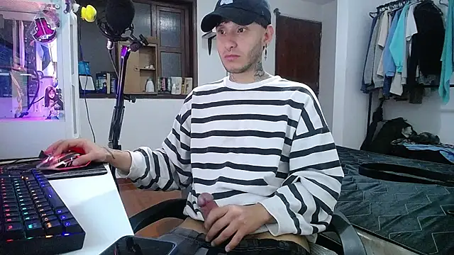 Snapshot of esjrobles chatting on January 2, 2025, 7:55 am esjrobles online show from January 2, 2025, 7:55 am