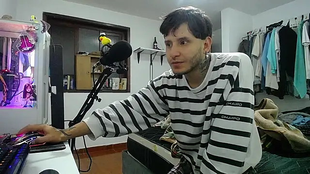 Snapshot of esjrobles chatting on January 3, 2025, 4:11 am esjrobles online show from January 3, 2025, 4:11 am