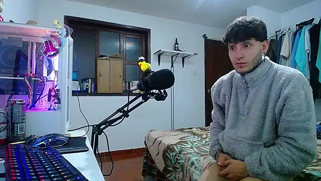 Snapshot of esjrobles chatting on January 3, 2025, 7:16 am esjrobles online show from January 3, 2025, 7:16 am