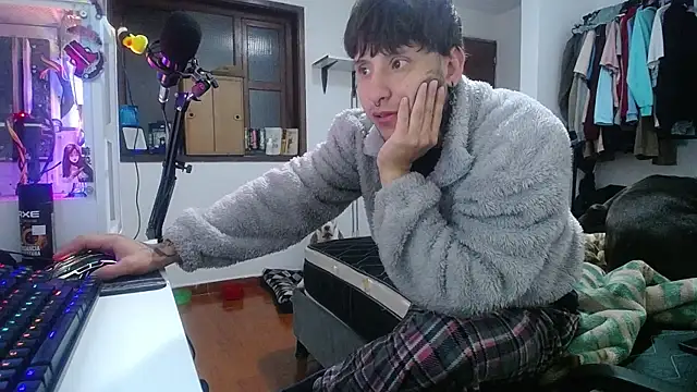 Snapshot of esjrobles chatting on January 7, 2025, 8:34 am esjrobles online show from January 7, 2025, 8:34 am