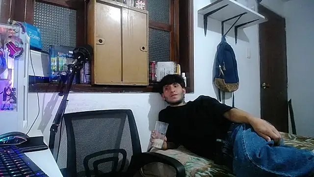 Snapshot of esjrobles chatting on February 11, 2025, 3:29 am esjrobles online show from February 11, 2025, 3:29 am