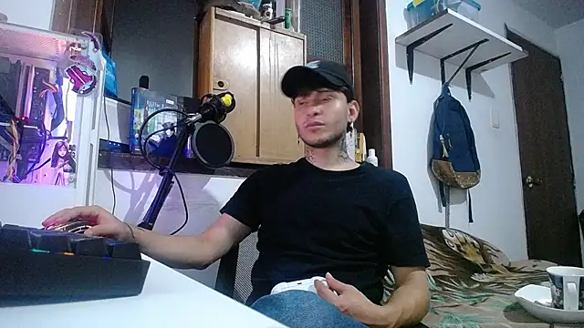 Snapshot of esjrobles chatting on February 14, 2025, 4:04 am esjrobles online show from February 14, 2025, 4:04 am