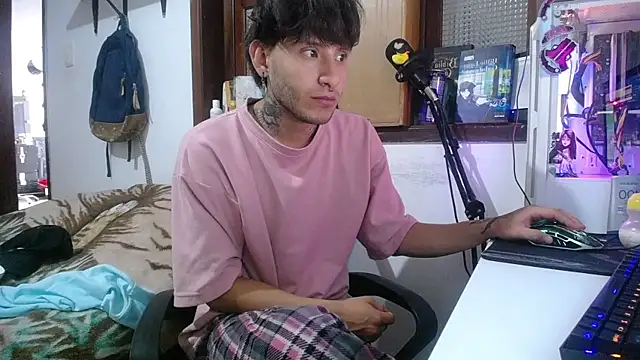 Snapshot of esjrobles chatting on February 20, 2025, 3:19 pm esjrobles online show from February 20, 2025, 3:19 pm