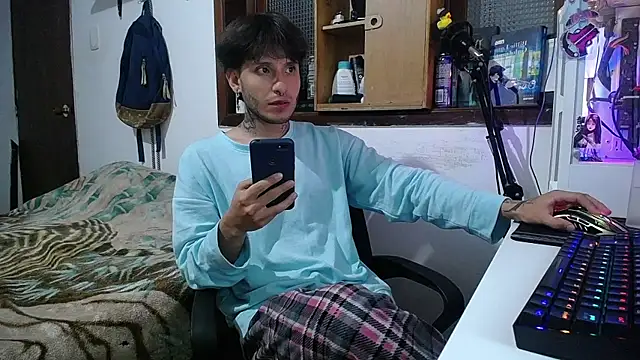 Snapshot of esjrobles chatting on March 4, 2025, 3:22 am esjrobles online show from March 4, 2025, 3:22 am