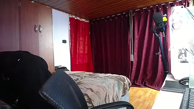 Snapshot of esjrobles chatting on March 15, 2025, 4:54 pm esjrobles online show from March 15, 2025, 4:54 pm