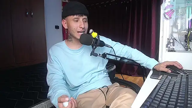 Snapshot of esjrobles chatting on March 20, 2025, 8:40 pm esjrobles online show from March 20, 2025, 8:40 pm