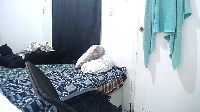 Snapshot of esjrobles chatting on September 12, 2025, 3:56 pm esjrobles online show from September 12, 2025, 3:56 pm