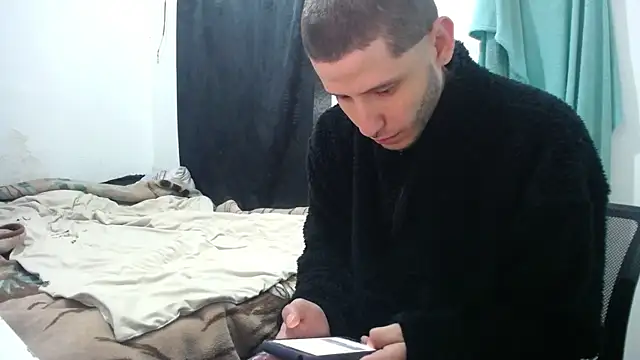 Snapshot of esjrobles chatting on September 15, 2025, 12:38 pm esjrobles online show from September 15, 2025, 12:38 pm