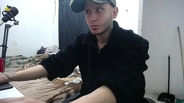 Snapshot of esjrobles chatting on September 16, 2025, 8:21 pm esjrobles online show from September 16, 2025, 8:21 pm